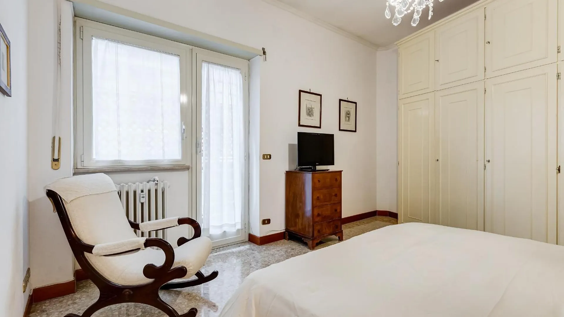 Rossini Home Rome 0*,