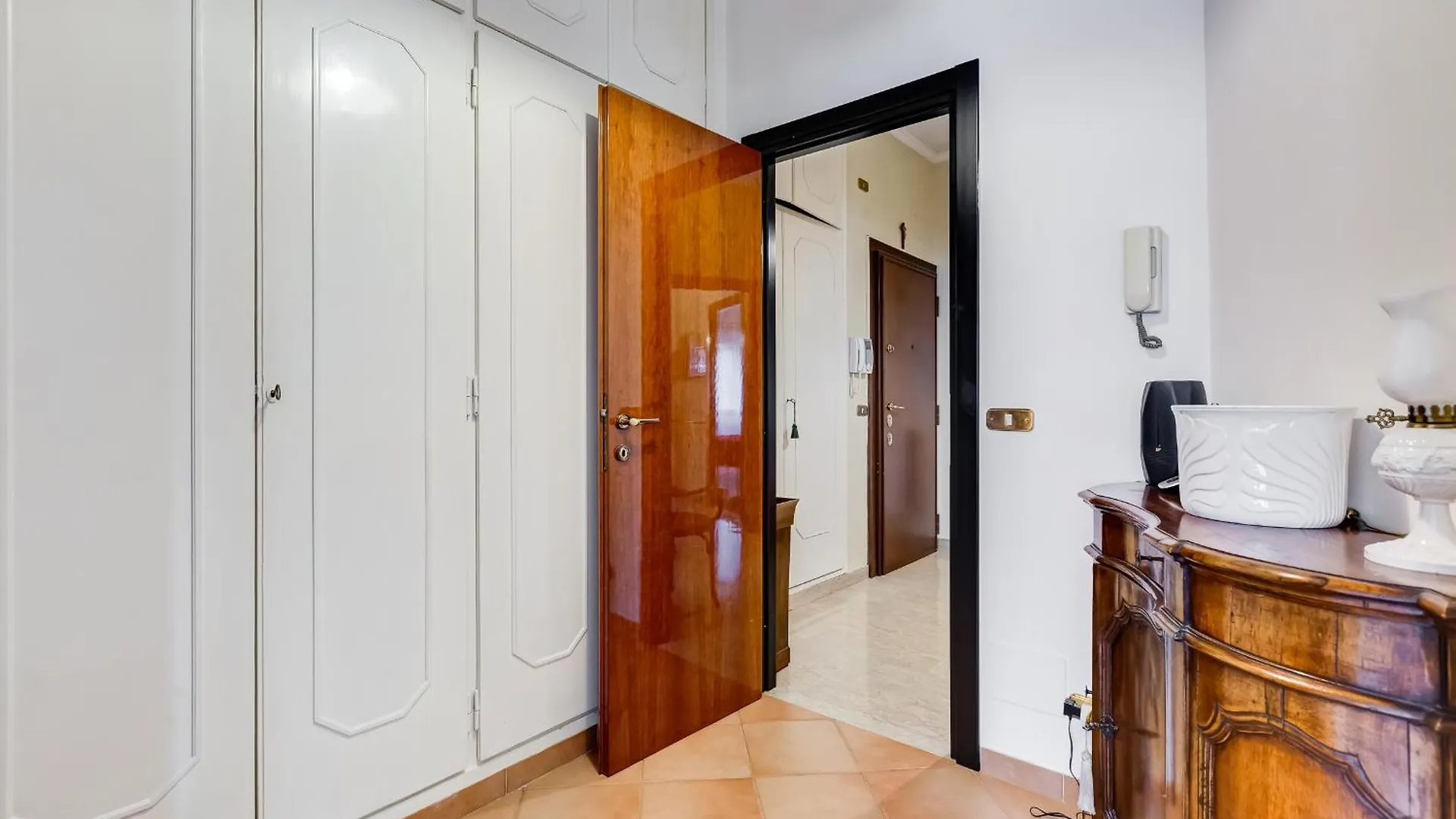 Rossini Home Rome 0*,